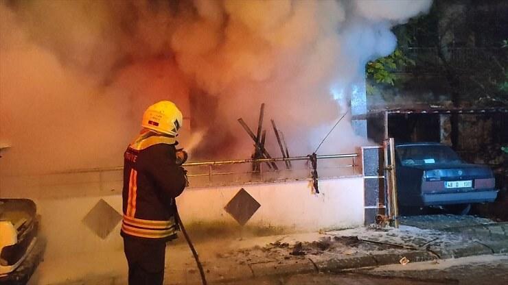 Muğla’da apartmanda çıkan yangında dumandan etkilenen 15 kişiyi itfaiye kurtardı