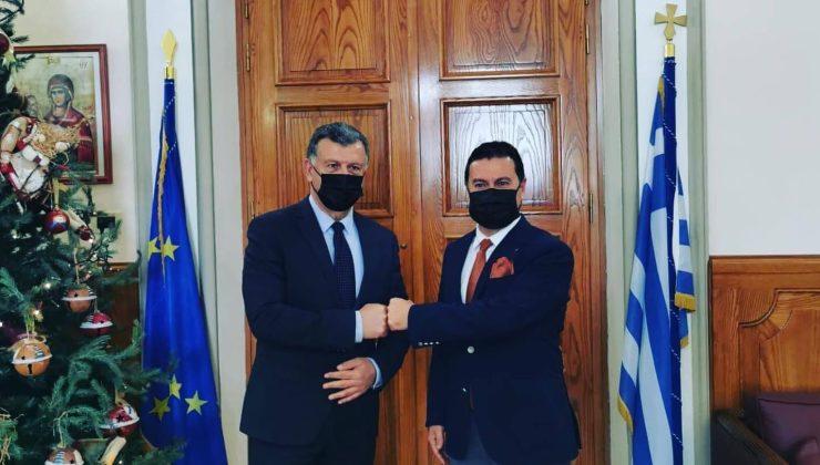 Aras, Kos Belediye Başkanı Theodosis Nikitaras’ı ziyaret etti.