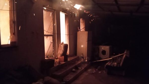 Akyaka’da yangın çıkan ev kullanılamaz hale geldi
