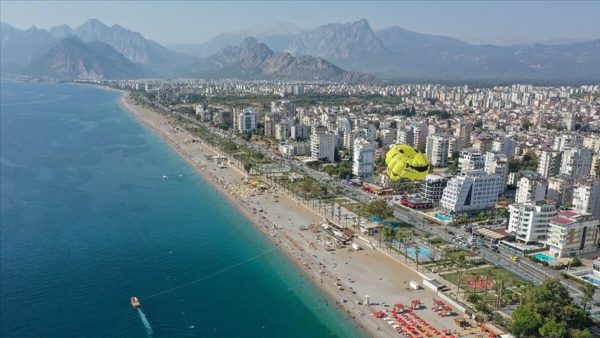 Antalya’da yabancı yerleşikler emlak piyasasında fiyatları artırıyor