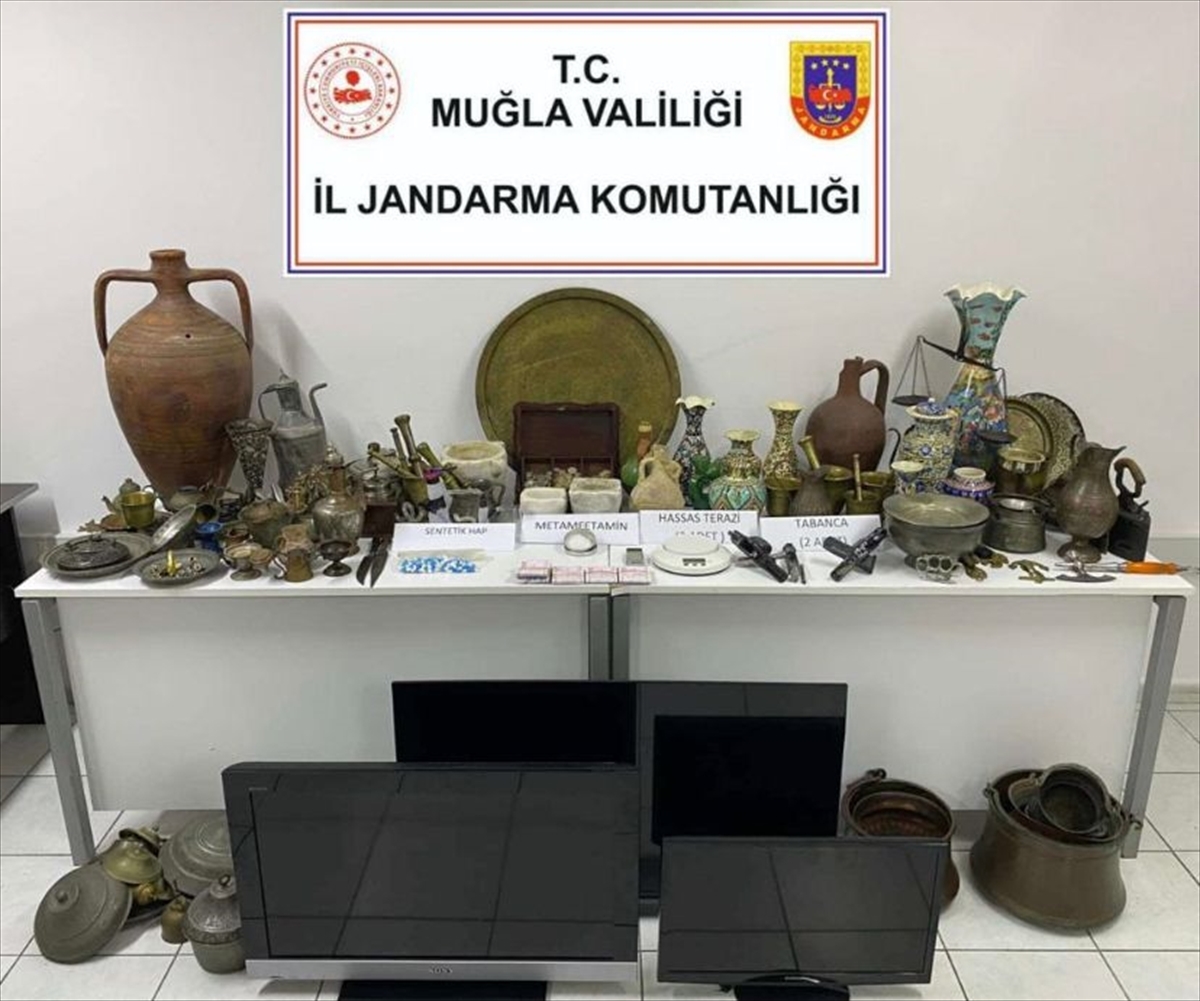 Bodrum’da uyuşturucu ve tarihi eser kaçakçılığı operasyonunda 2 zanlı yakalandı