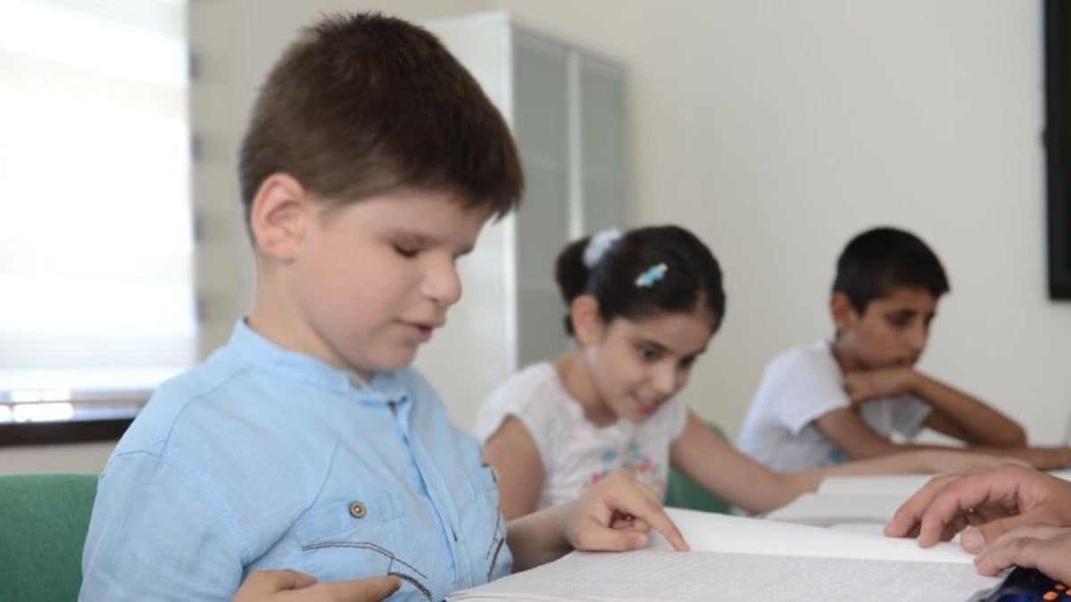 Engellilere bireysel eğitim desteği aylık 2 bin 421 lira oldu