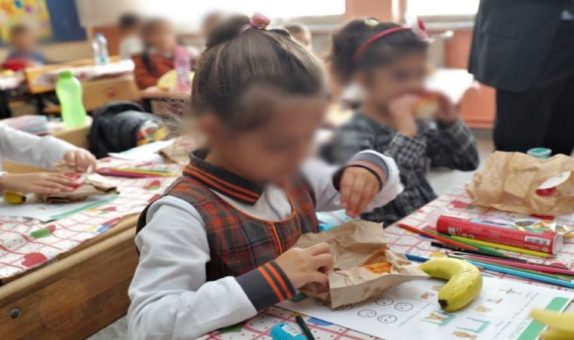 İktidar ‘Çağ atladık’ diye övünse de derin yoksulluk beşikte başlıyor