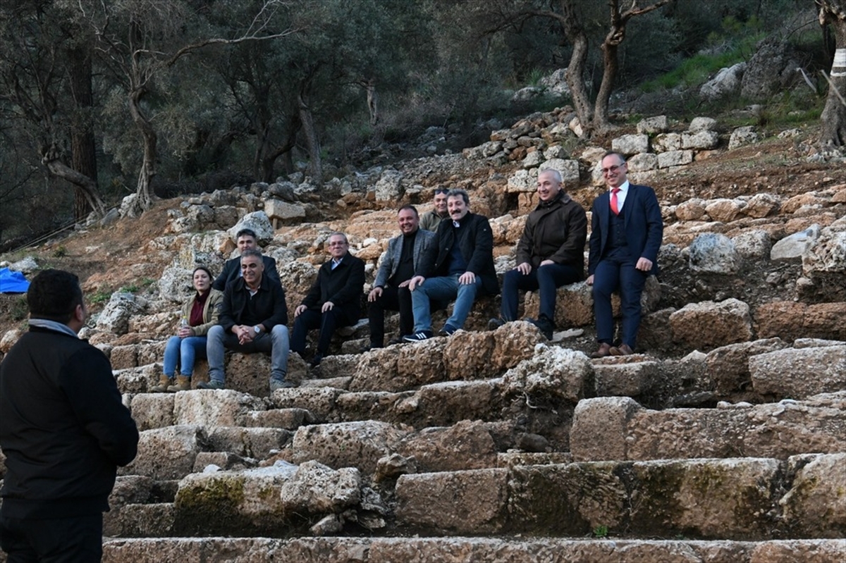 Muğla Valisi Orhan Tavlı İdyma Antik Kenti’nde incelemelerde bulundu