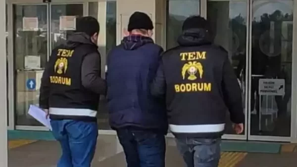 Muğla’da firari FETÖ hükümlüsü çatıdan kaçmaya çalışırken yakalandı