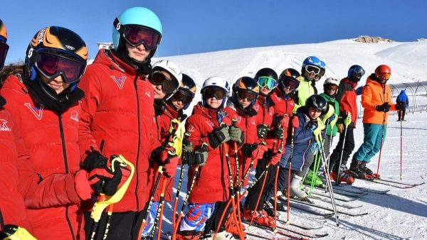 Van’da kar yağmadı, kayakçılar Hakkari’de hazırlanıyor