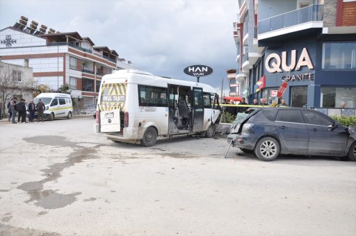 Zincirleme trafik kazasında 1 kişi öldü, 2 kişi yaralandı