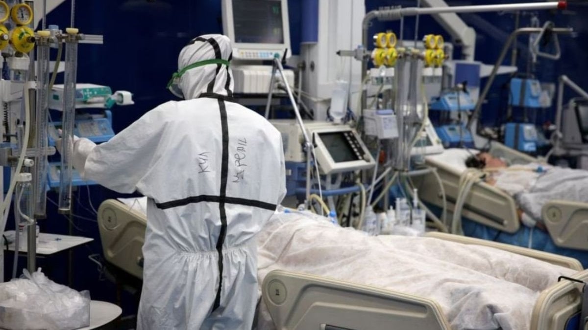 Covid’in gizemi çözülmüş olabilir: Kimilerini öldürüyor, kimileri hastalanmıyor bile…