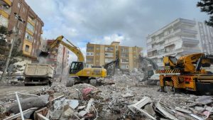 Deliller enkazla birlikte kaldırılıyor