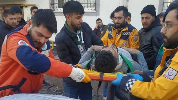 “Deprem bölgesindeki sağlık çalışanları idari izinli sayılsın, görev almaya hazırız”
