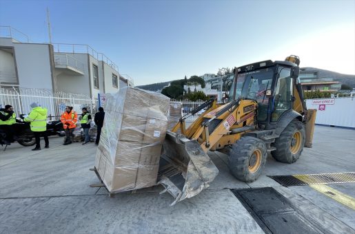 Deprem bölgesine yardım götürecek yük gemisi Bodrum Limanı’nda