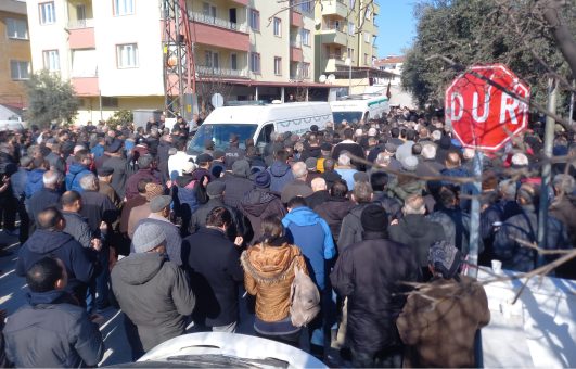 Depremde hayatını kaybeden Damla öğretmen, eşi ve iki çocuğu Muğla’da toprağa verildi