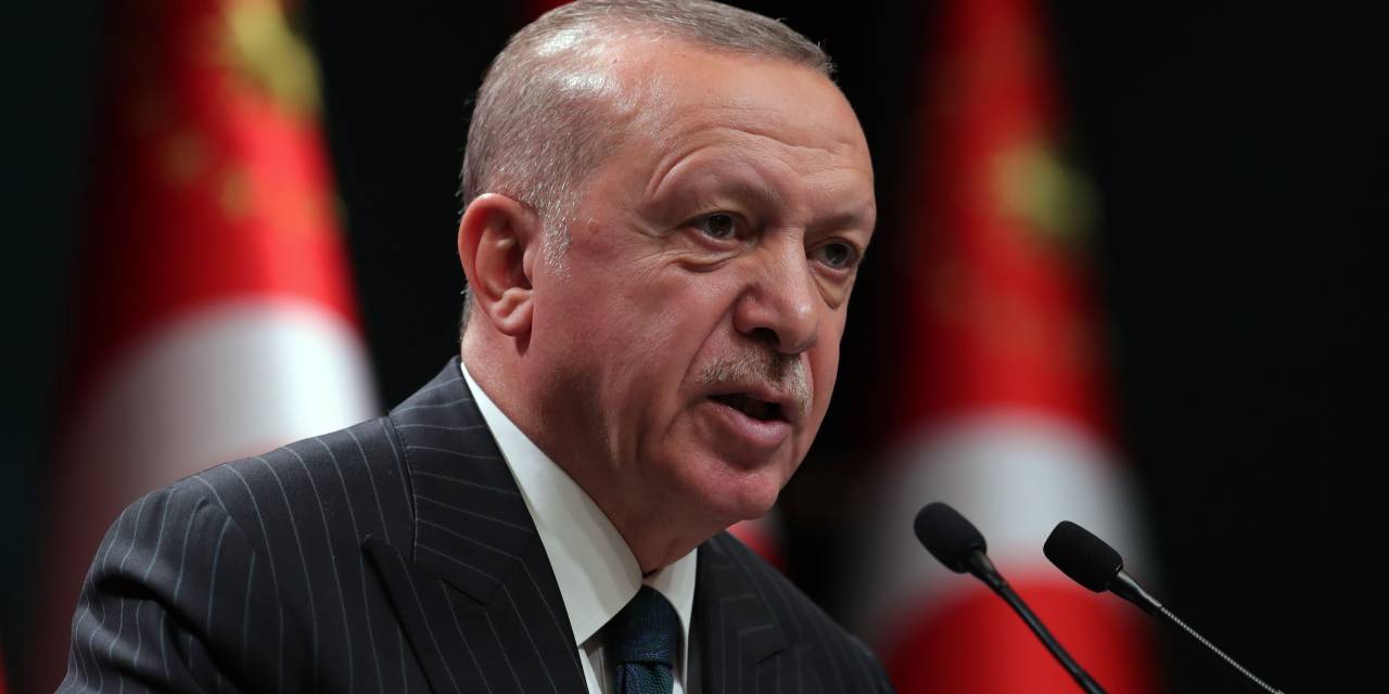 Depremle ilgili eleştirilere çok kızdı… Erdoğan: Bazı haysiyetsizler, namussuzlar, iftira atıyorlar