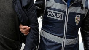 İnternetten kiralık ev ilanıyla dolandırıcılık yapan 2 şüpheli tutuklandı