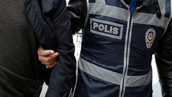 İnternetten kiralık ev ilanıyla dolandırıcılık yapan 2 şüpheli tutuklandı