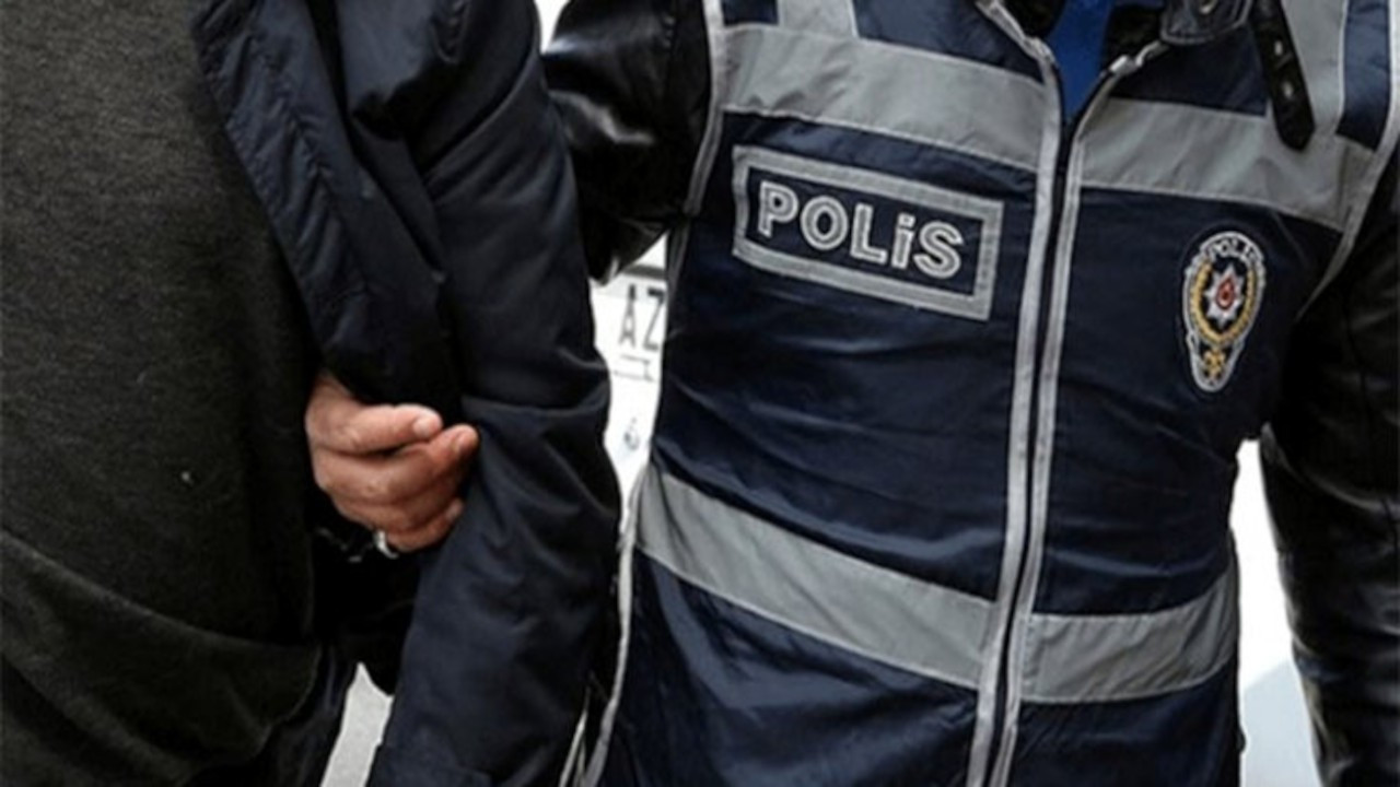 İnternetten kiralık ev ilanıyla dolandırıcılık yapan 2 şüpheli tutuklandı