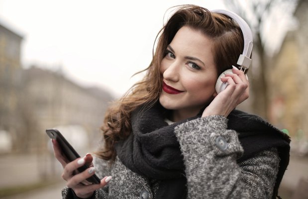 Kulaklık kullanırken akustik travmaya dikkat!