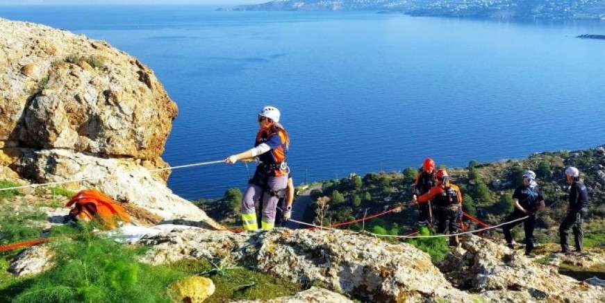 Mahalle afet gönüllülerine komando eğitimi