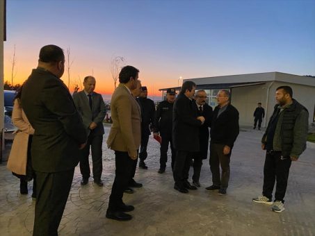 Muğla Valisi Tavlı, Fethiye’de depremzedeleri ziyaret etti