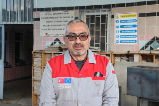 Muğla’da lise öğretmen ve öğrencileri depremzedeler için soba üretiyor