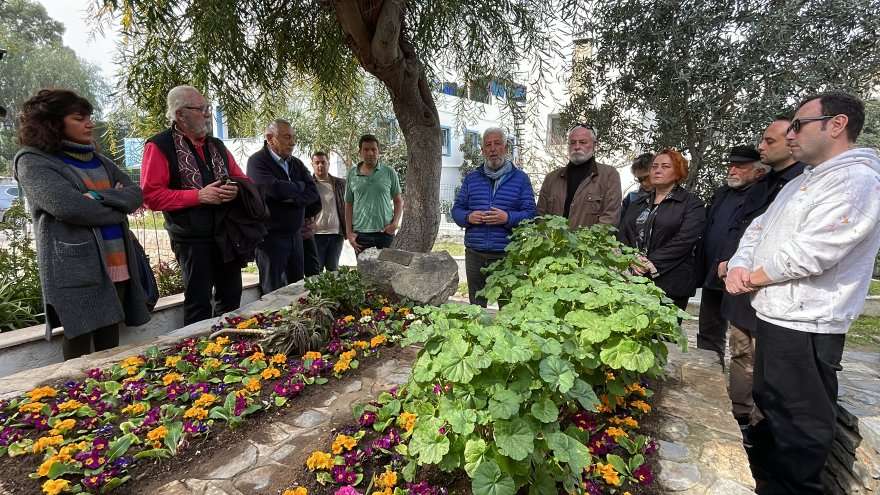 Bodrum’un “çevreci anne”si Saynur Gelendost, ölümünün 20. yılında mezarı başında anıldı