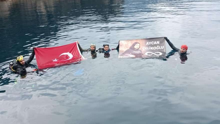 Depremde hayatını kaybeden dalgıç arkadaşlarını su altında andılar