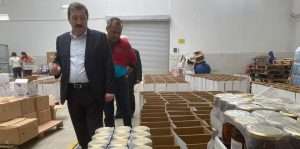 Muğla Valisi Tavlı yardım toplama ve dağıtım merkezinde incelemelerde bulundu
