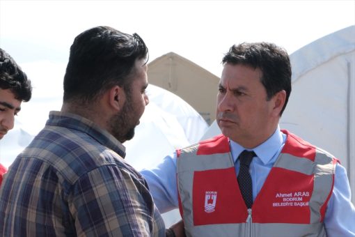 Bodrum Belediye Başkanı Aras yeniden deprem bölgesine gitti