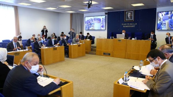 En düşük emekli maaşıyla ilgili teklif komisyonda kabul edildi