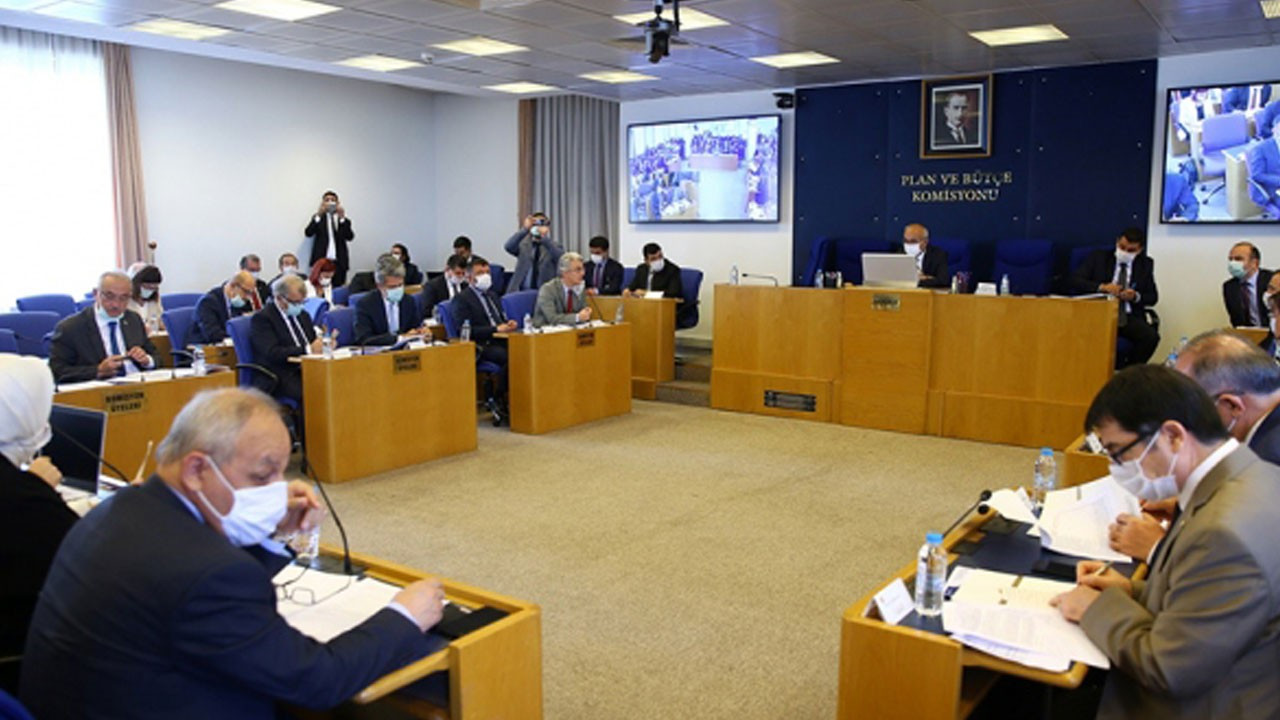 En düşük emekli maaşıyla ilgili teklif komisyonda kabul edildi