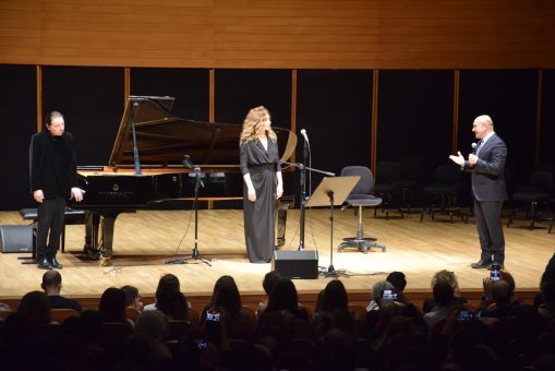 Fazıl Say ve Serenad Bağcan depremzedeler için İzmir’de sahne aldı