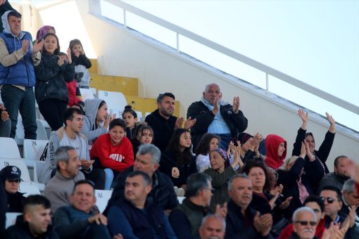 Fethiyespor-Teco Karacabey Belediyespor maçında depremzedeler ağırlandı
