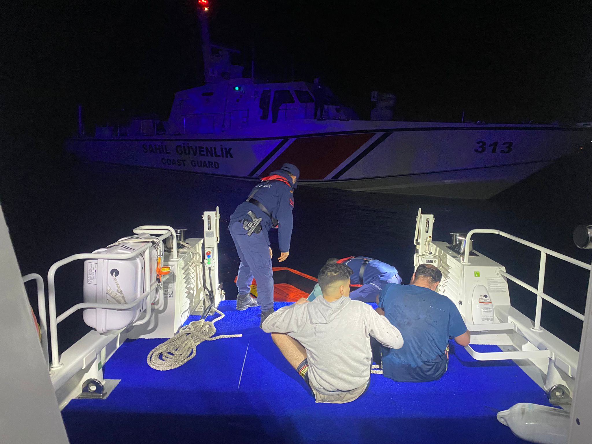 Muğla açıklarında 13 düzensiz göçmen kurtarıldı