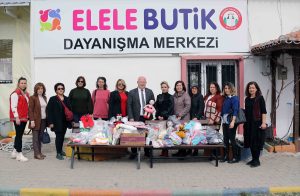 Muğla’da kadınlar tarafından örülen ürünler depremzedelere ulaştırılıyor