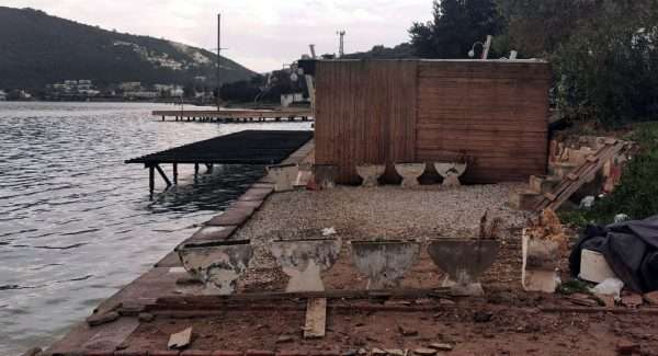 Halkın plajını işgal ettiler hızlarını alamadılar denize girdiler