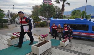 Tartıştığı gelinini ahırda tüfekle vurarak öldüren zanlı tutuklandı