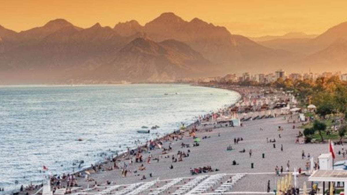 Dünyaca ünlü Konyaaltı sahili ihaleye çıkarıldı