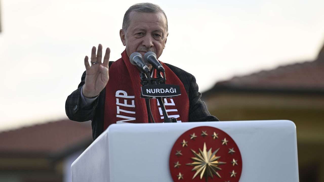 Erdoğan: Karanlık pazarlıklarını gizlemek için durduk yere etnik köken, mezhep tartışması açıyorlar