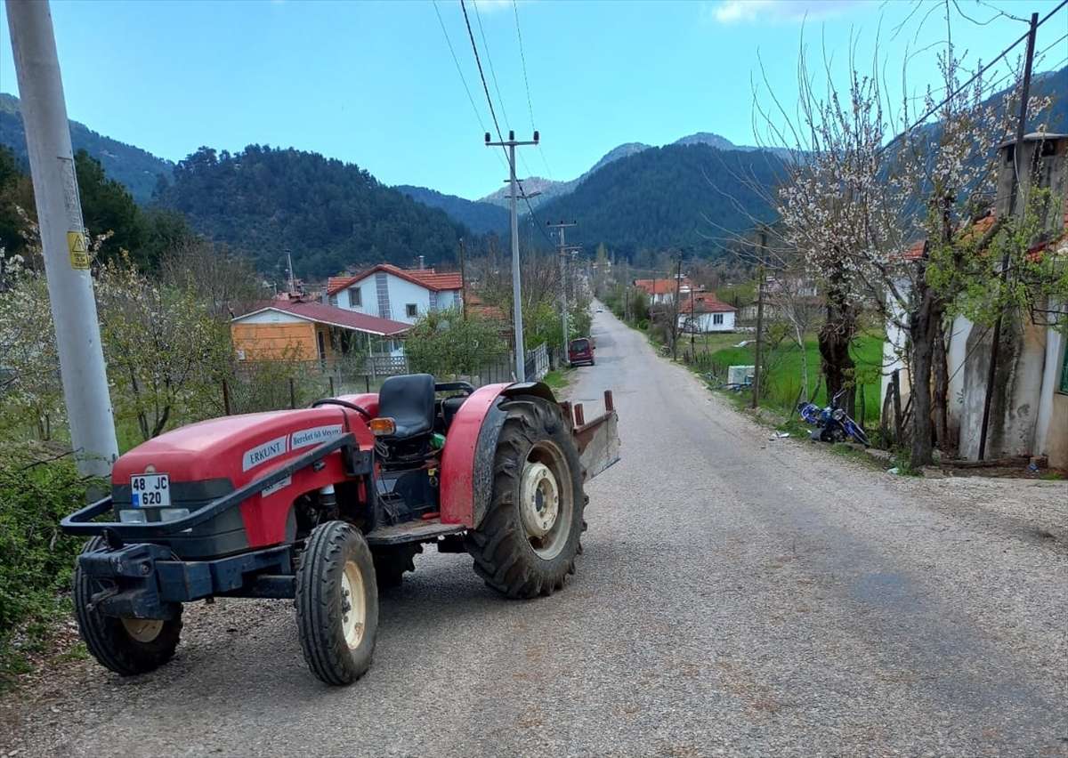 Fethiye’de traktörle motosiklet çarpıştı, 1 kişi öldü, 1 kişi yaralandı