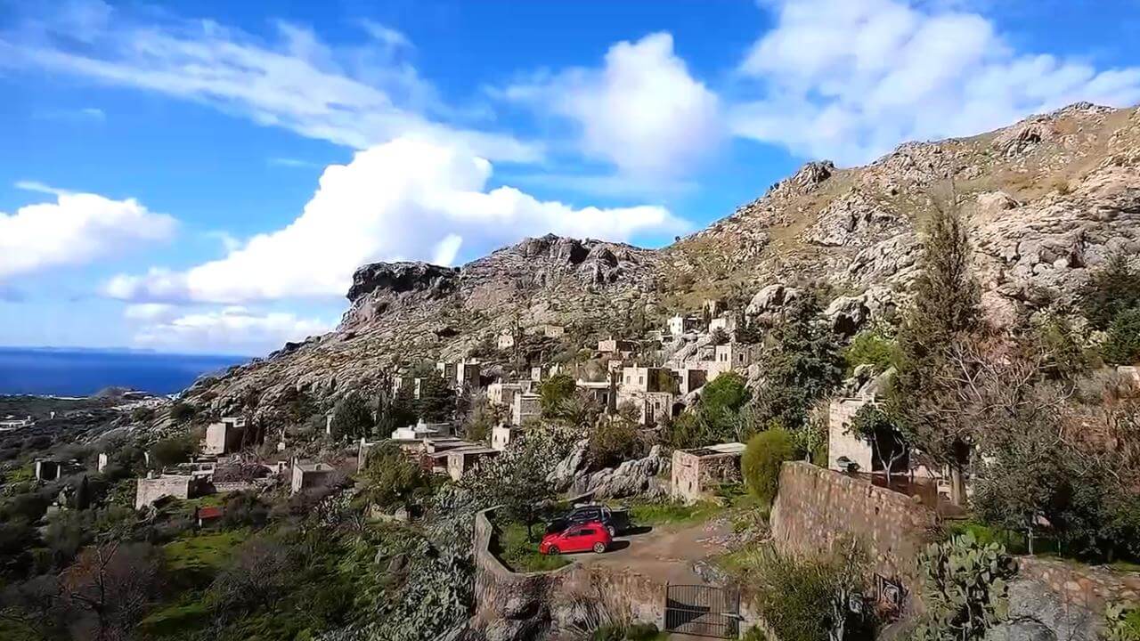 Bodrum’daki 800 yıllık tarihi Karakaya köyü FPV dronla görüntülendi