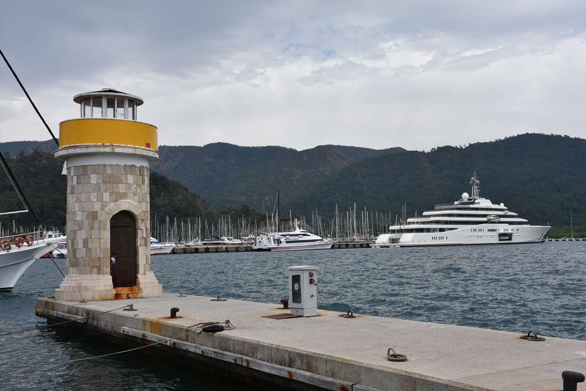 Rus milyarder Abramoviç’in yatı “Eclipse” Marmaris’te
