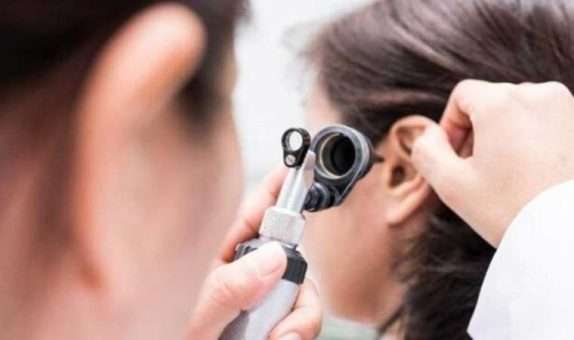 Uçuş sırasında yaşanan kulak ağrısına dikkat… Bazı hastalıkların işareti olabilir