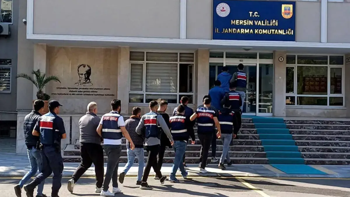 Bodrum’da belirlenen adreslere operasyon düzenledi.