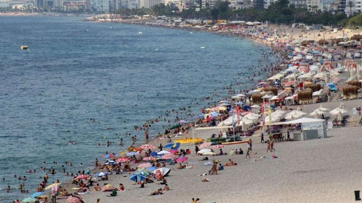 Antalya ilk dört ayda ziyaretçi sayısı arttı