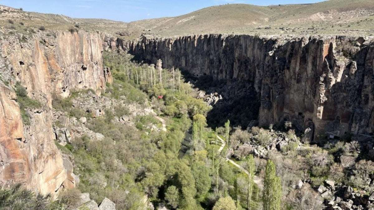 Ihlara Vadisi doğal güzellikleriyle dikkat çekiyor
