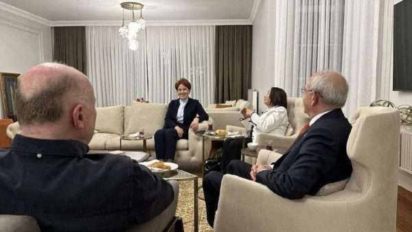Kılıçdaroğlu ailesi, Akşener ailesini ziyaret etti