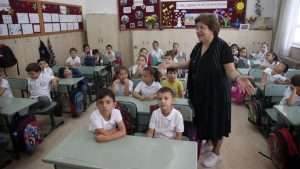 Memurların maaşı 22 bin lira olsa da işçiye yetişemiyor