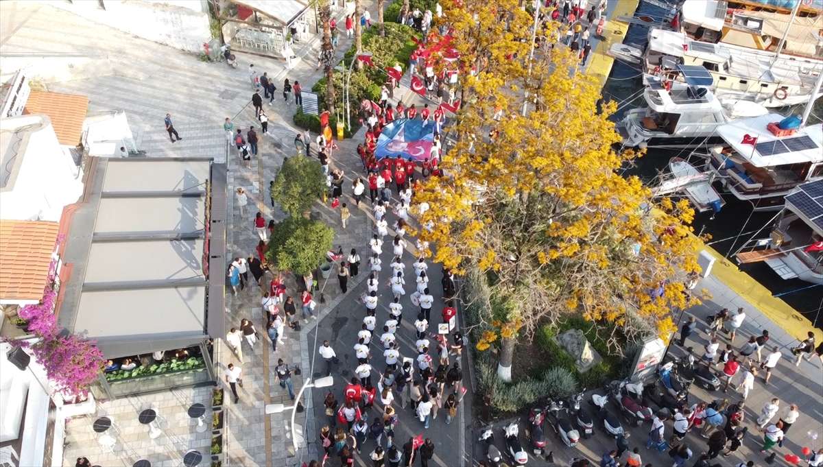 Muğla ve ilçelerinde fener alayı ile konser düzenlendi