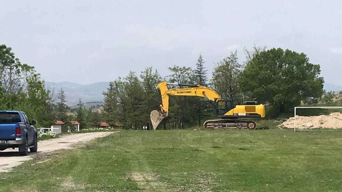 Seçime iki gün kala hayali hastane temeli attılar