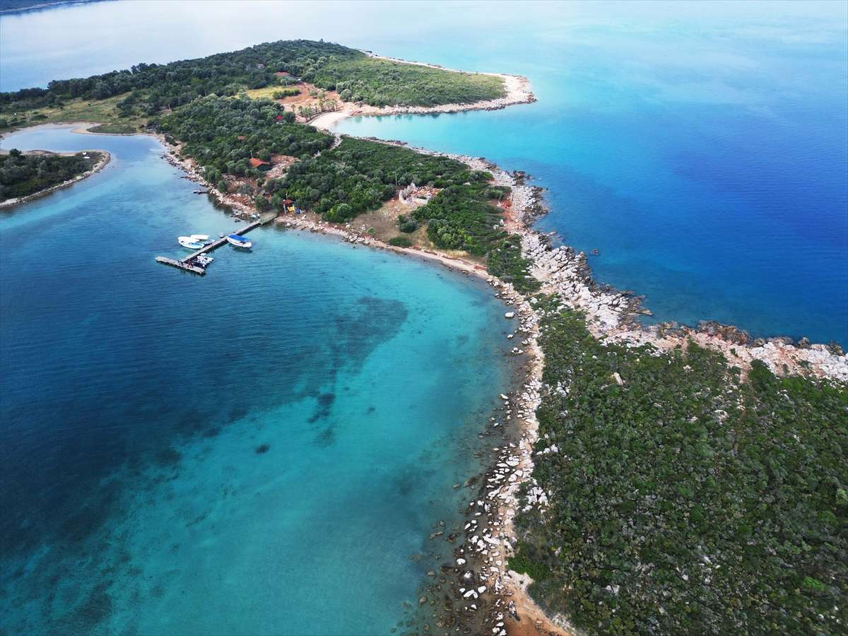 Sedir Adası’nda kıyı ve deniz dibi temizliği yapıldı